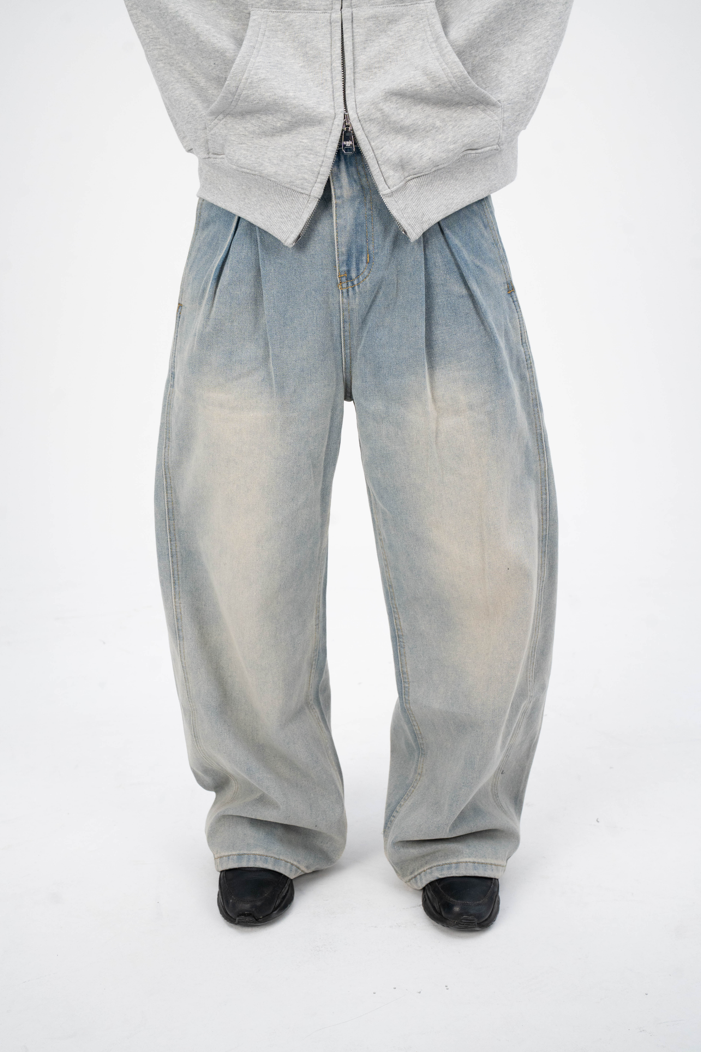 Pleated Jeans Light Grey Bluish